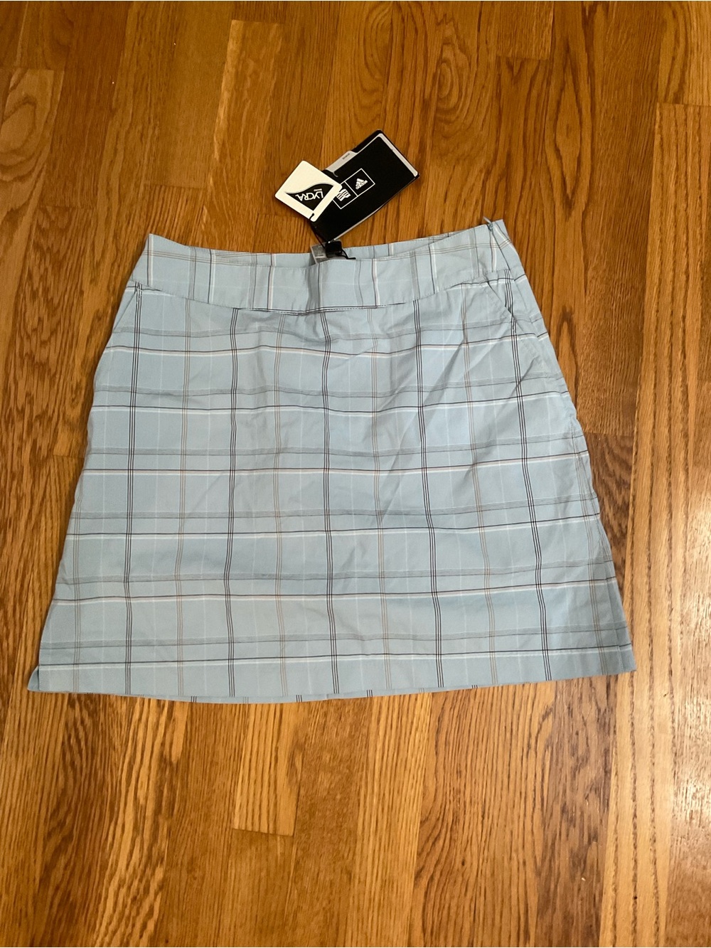 adidas - NWT Light Blue Plaid Women's Golf Skort. SIZE 6